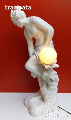 НАЙ ДОБРАТА ОФЕРТА Лампа ,склуптура , Венера 85 см. , снимка 2 - Антикварни и старинни предмети - 54241143