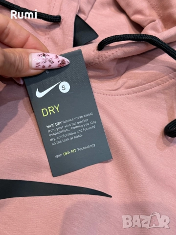 Дамски чисто нов суитшърт Nike - Sportswear Tech Dri-Fit ! S, 35 лв, снимка 5 - Спортни екипи - 52306381