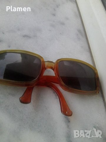 Стари тъмни противослънчеви очила, снимка 5 - Слънчеви и диоптрични очила - 30673371