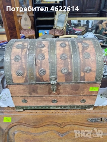 СТАРО САНДЪЧЕ С БРОНЗОВ ОБКОВ 