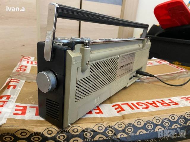 Hitachi TRK-6601, снимка 4 - Радиокасетофони, транзистори - 53958810