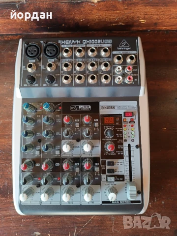 Пулт Behringer...без захранване 