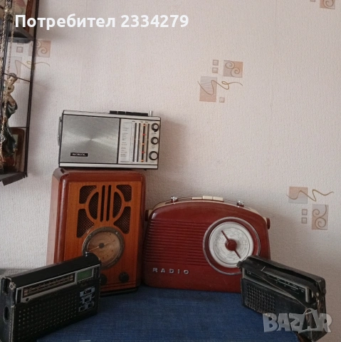Стари транзистори, радиоапарати. 