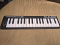 Компактен MIDI контролер M-Audio Keystation Mini 32, снимка 3