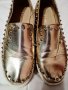 Уникални златисти обувки, снимка 1 - Дамски ежедневни обувки - 37288261