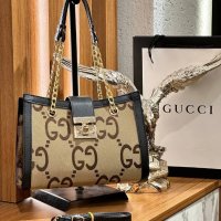 Дамска чанта Gucci, снимка 2 - Чанти - 44403220