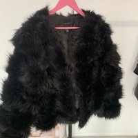 Пухено палто в размер М, снимка 8 - Палта, манта - 44407246