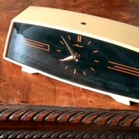 Каминен часовник Маяк 60-те год, снимка 1 - Антикварни и старинни предмети - 31026671