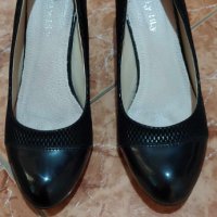 Дамски обувки, снимка 1 - Дамски обувки на ток - 44365419