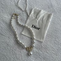 Колие с перли Dior с противопрахово пликче , снимка 2 - Колиета, медальони, синджири - 44465125