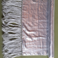 Ефектен шал сребрист металик , снимка 1 - Шалове - 44741183