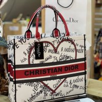 Дамска чанта Christian Dior код 823, снимка 1 - Чанти - 33779564