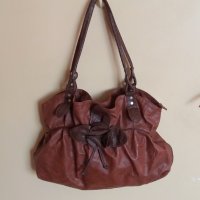 Стилна и функционална дамска чанта *ИзГоДнО*, снимка 1 - Чанти - 22345619