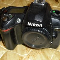 Фотоапарат NIKON D70 и обективи, снимка 1 - Фотоапарати - 40729409