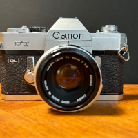 Фотоапарат Canon FT ql + обектив canon 1:1,8 , снимка 2 - Фотоапарати - 44740580