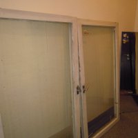 Два прозореца стъклопакет с дървени рамки външни размери 80/137 и 83/141 см, снимка 4 - Дограми - 38081614