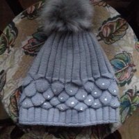 Нова зимна дамска шапка, снимка 1 - Шапки - 31234065