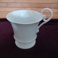 Елегантна чаша за кафе - Лимож Франция , снимка 1 - Чаши - 40845692