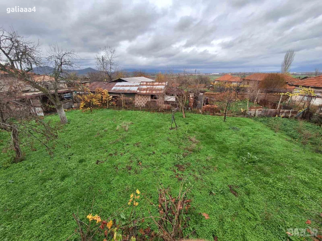 Имот в с. Горни Домлян, общ. Карлово, снимка 1