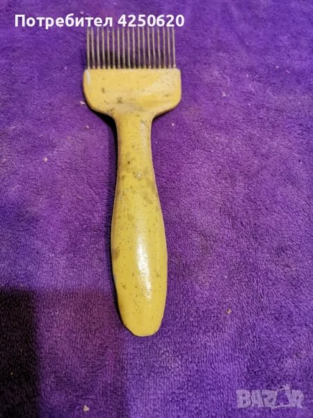 Старо -ретро метално гребенче за животни, снимка 1