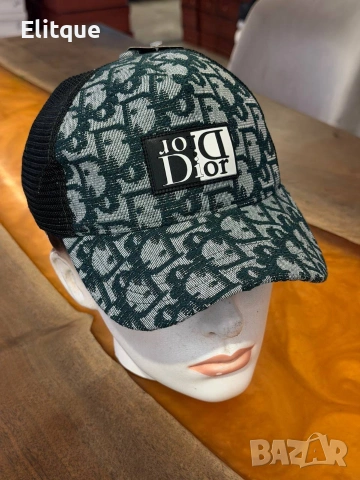 шапки с козирка  Christian Dior Gucci 