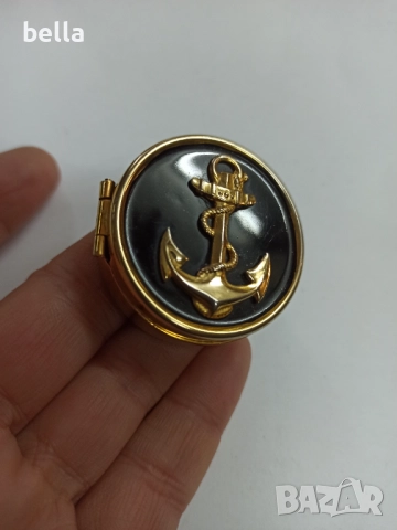 Малка кутийка с котва за енфие ., снимка 4 - Антикварни и старинни предмети - 52676272