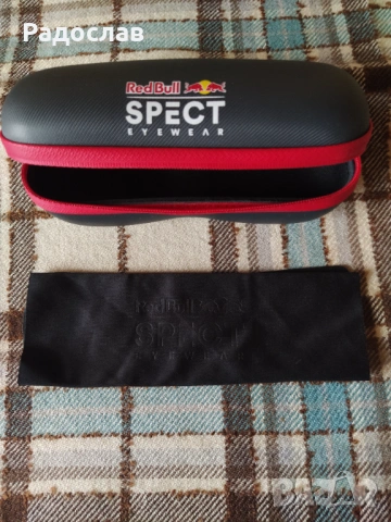 калъф за слънчеви очила Red Bull, снимка 2 - Слънчеви и диоптрични очила - 53101475