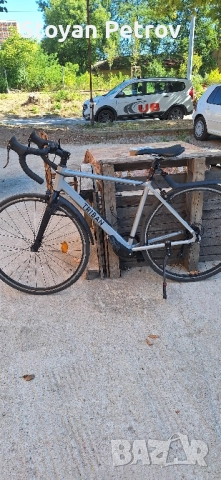 Шосеен велосипед TRIBAN