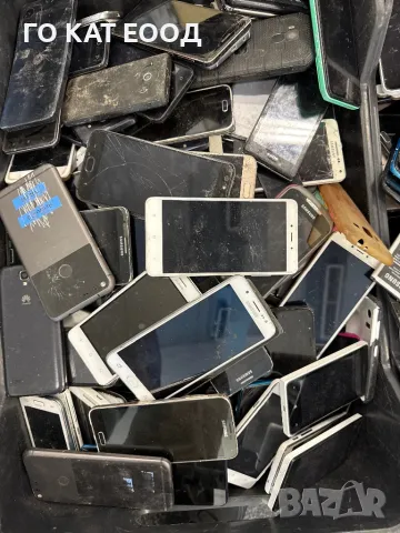 Смартфони , снимка 2 - Samsung - 49619321