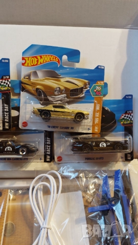 Светеща диорама 1/64 с 5 колички, снимка 8 - Колекции - 52676128