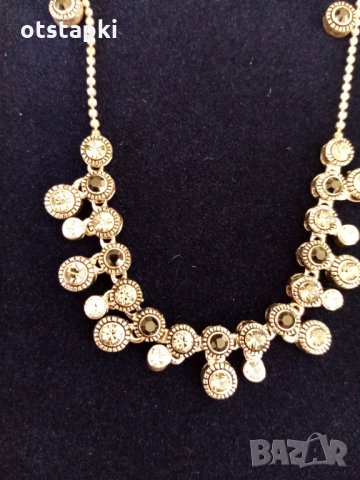 Колие бели и черни камъни Сваровски и обеци - Арт де Франс, снимка 2 - Бижутерийни комплекти - 30886465