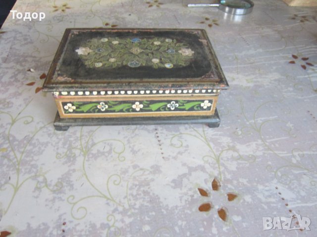 Старинно ковчеже кутия за бижута с огледало 19 век, снимка 2 - Колекции - 37992447
