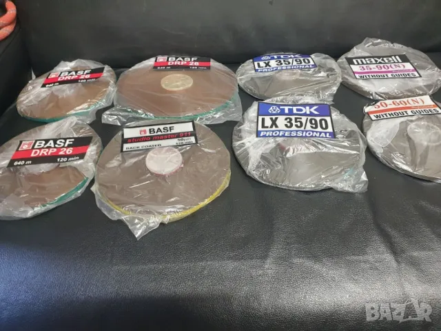 Магнетофонна лента за ролка 18 см.
Различни видове.
Едната е за ролка 22 см. 
, снимка 2 - Декове - 49203166