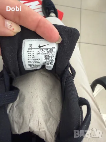 Дамски маратонки Nike, снимка 4 - Маратонки - 56441662