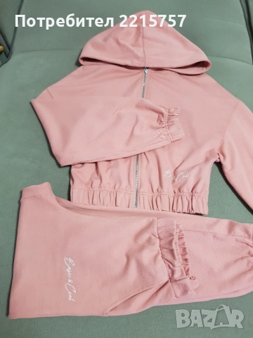 Дамски спортен екип. Нов.