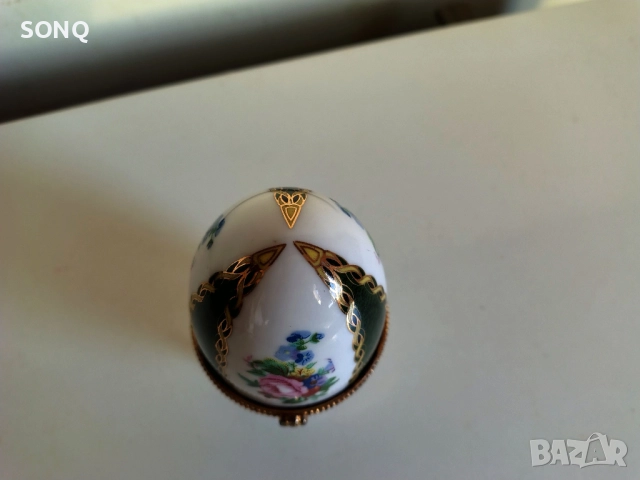 Порцеланово Яйце-Кутия за Бижута-Лимож, снимка 2 - Антикварни и старинни предмети - 52250987