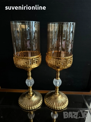 двойка луксозни златисти свещници 