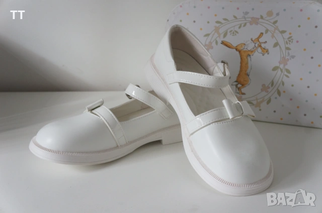 НОВИ бели официални обувки 34/35номер, 21.6см стелка., снимка 2 - Детски обувки - 54135591
