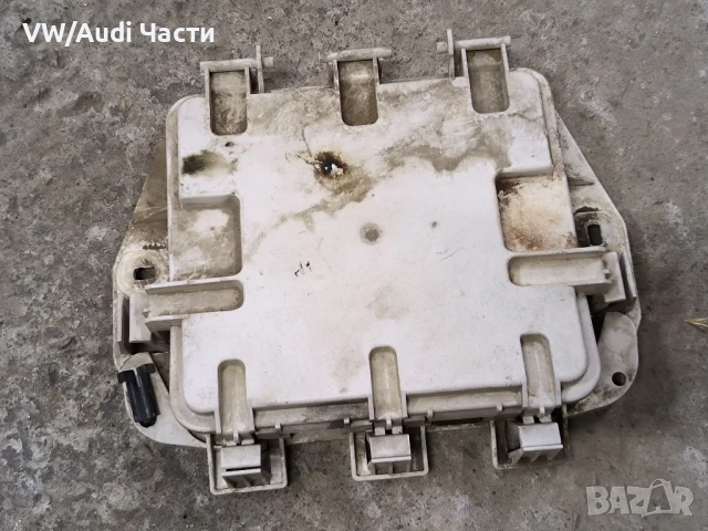 Кутия капак бушониера за Голф 4 Ауди А3 Сеат Шкода Бора VW Golf 4 Audi A3 Seat Skoda Bora 1J0941365B