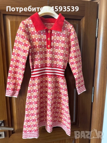 Рокля с дълък ръкаф от плетиво