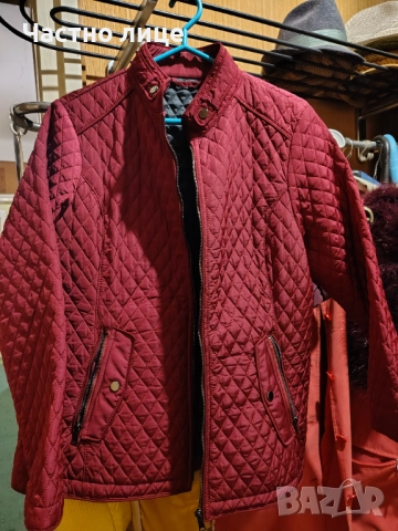 Продавам дамско вишнево яке размер 46