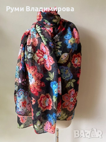 Шал на цветя Desigual, снимка 3 - Шалове - 53777604