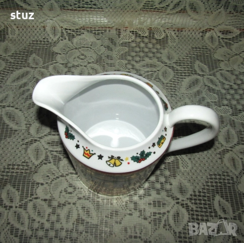 Порцеланови кани с коледни мотиви, нови, снимка 5 - Аксесоари за кухня - 52589379