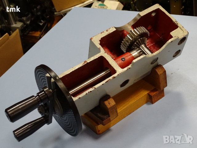 Приспособление делително за фреза TOS, снимка 5 - Резервни части за машини - 31346622