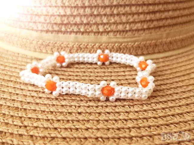 🏷️ Гривна / цвят: перлено бял и оранжев 