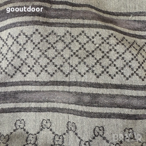 Gucci Fox Fur Wool Silk Scarf stole poncho GG monogram 124x130, снимка 4 - Шалове - 53332890