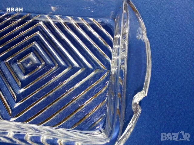 Две стари малки чинийки, снимка 3 - Други ценни предмети - 49599261