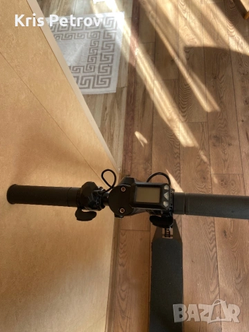 Електрическа Тротинетка E-Scooter, снимка 5 - Скейтборд, ховърборд, уейвборд - 54101974