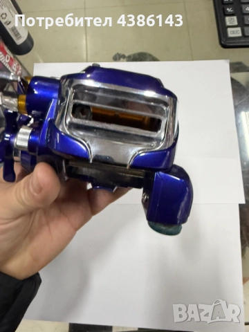 Продавам електрическа макара Daiwa Tanacom 500S, снимка 2 - Макари - 52691238