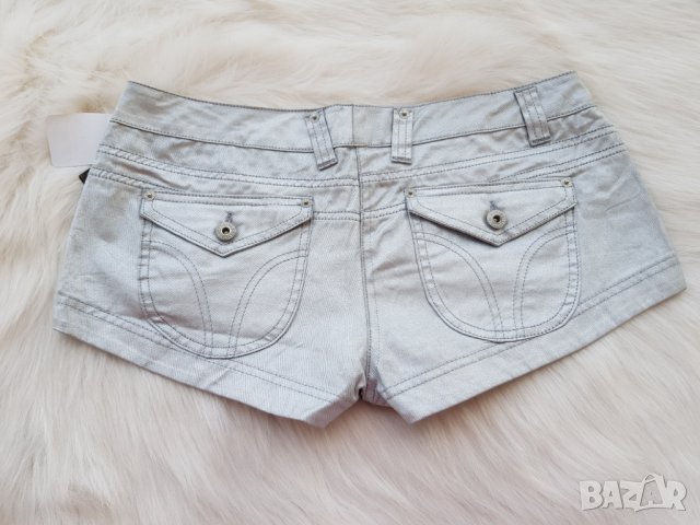 Нови сребристи къси панталони размер Л , снимка 5 - Къси панталони и бермуди - 29307965